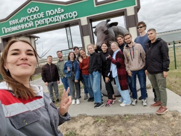 Студентам Новосибисркого ГАУ провели экскурсию по КФХ