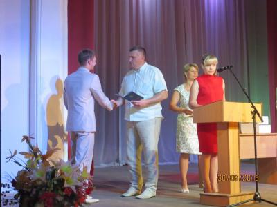 Вручение дипломов выпускникам