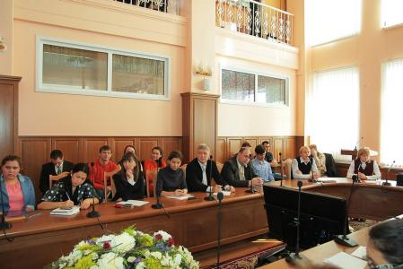 Областная школа для молодёжи продолжает свою работу