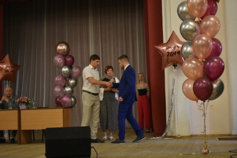 Поздравляем студентов- выпускников юридического факультета!
