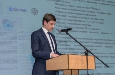 Коллектив экономического факультета поздравляет доктора экономических наук, профессора, проректора по научной работе, заведующего кафедрой экономики Рудого Евгения Владимировича с получением почетного звания члена-корреспондента Российской академии наук